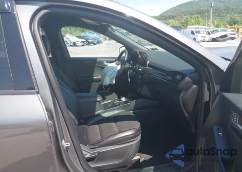 2024 Ford Escape St-Line z USA, uszkodzony, nr VIN 1FMCU9MNXRUA66844